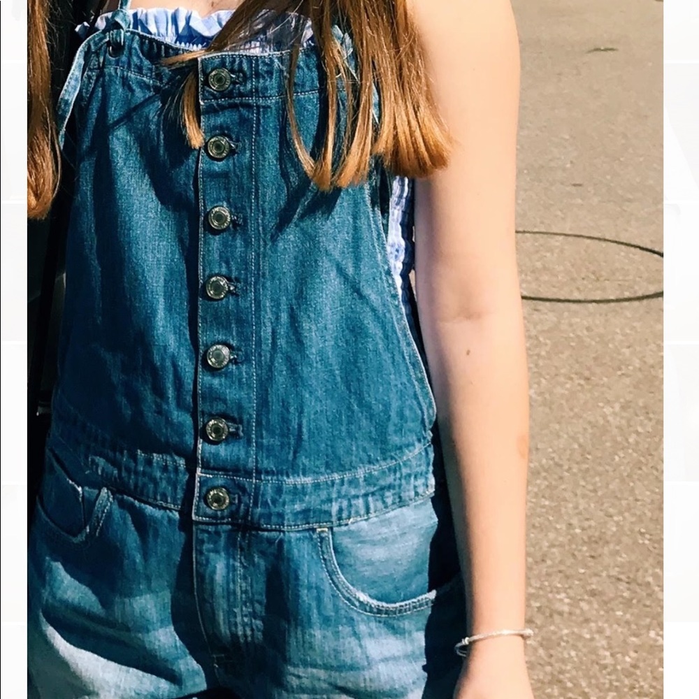 Short overalls